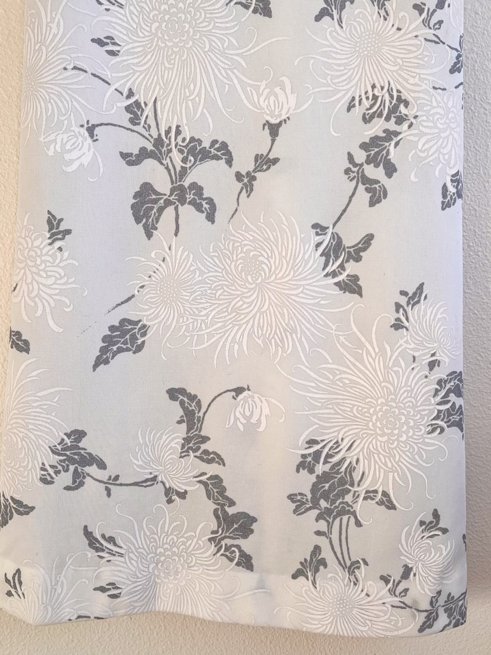 Vintage 1970s White Maxi Dress With Gray Floral Print (L) - Picture 8 of 12